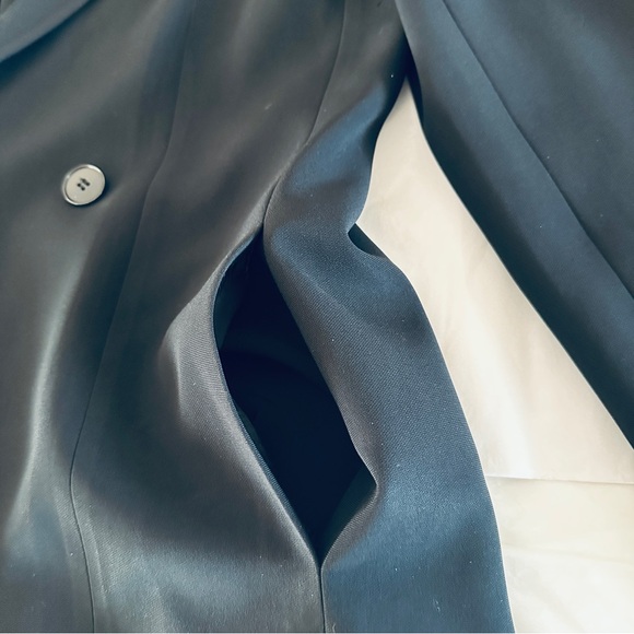 Ann Taylor Blazer, Size 8, Black - Picture 11 of 15